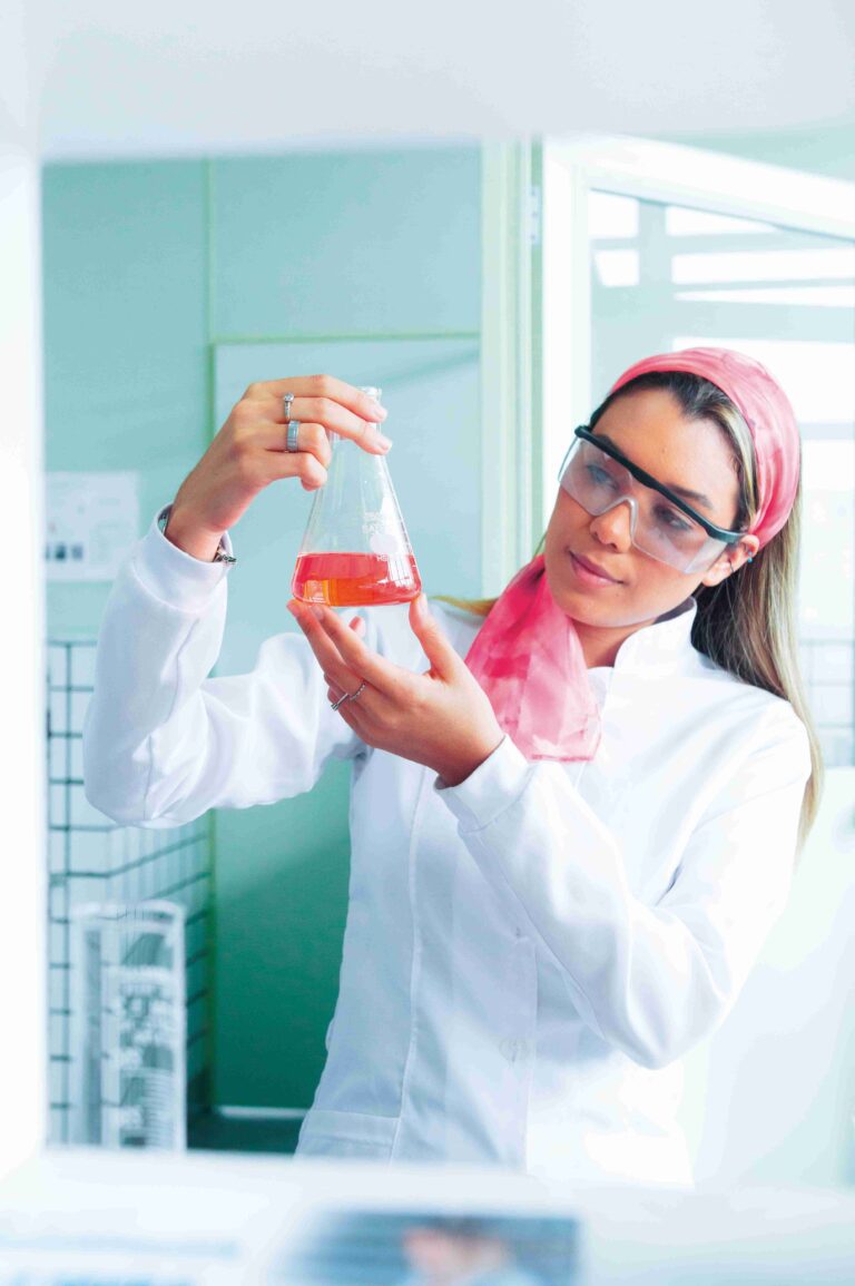 Capa da oficina do curso de Farmácia do Salesiano